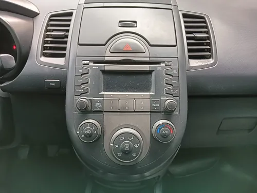 Kia Soul SOUL LX MT