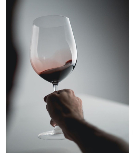 Imagen 4 de 10 de Vino Colome Altura Maxima Pinot Noir Caja X 6 X 750ml.
