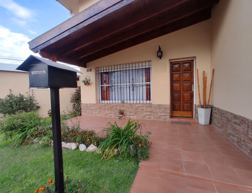 Casa En Venta - Barrio Los Manantiales - Huerta Grande