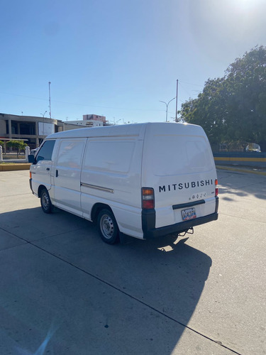 Mitsubishi Panel L300