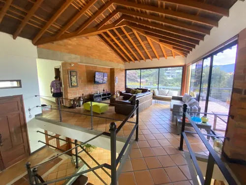 Casa En Venta En Las Brisas. Cod V10099