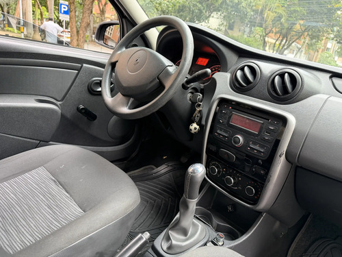 Renault Logan 1.4  No Pico Y Placa