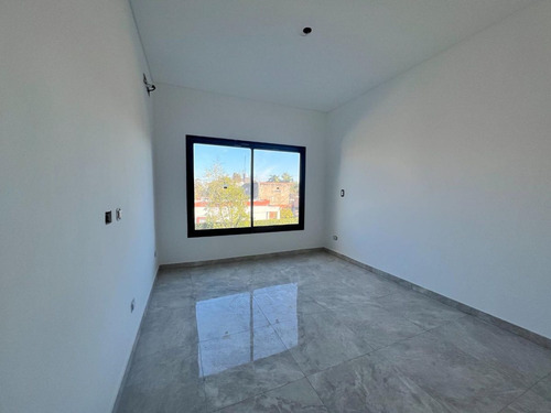 Venta Duplex 2 Amb Con Terraza Y Cochera. Financia