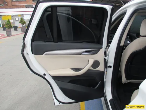 BMW X1 SDRIVE 20i 2000CC AT AA