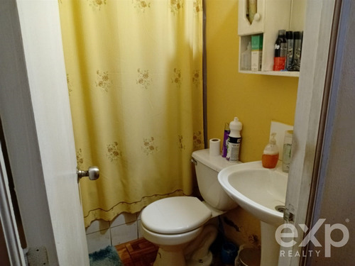 Casa En Venta De 2 Dorm. En Lampa