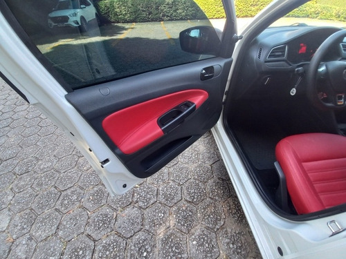 Imagem 4 de 13 de Volkswagen Voyage 2020 1.6 Msi Total Flex 4p
