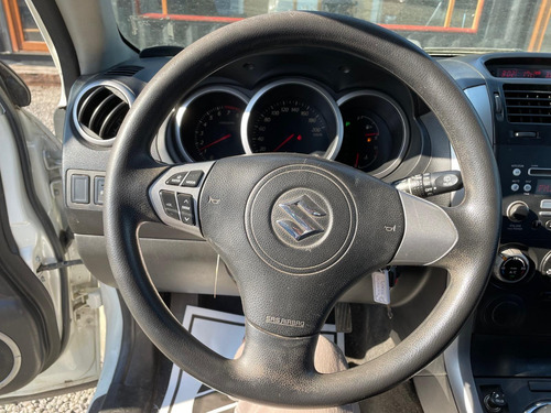 Suzuki Grand Nomade Grand Nomade GLX 4X2 AT 2.0