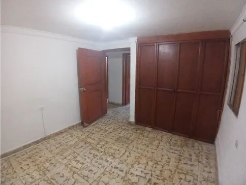 Vendo Casa De Dos Niveles En Los Nogales.