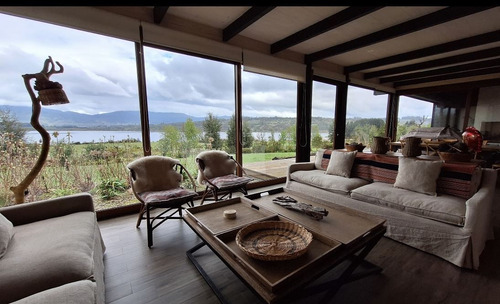Casa En Venta De 5 Dorm. En Panguipulli