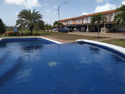 Imagen 9 de 9 de Re/max 2mil Vende Excelente Townhouse En Urb. Cerrada - Isla De Margarita