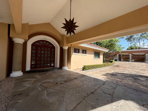 Imagen 6 de 30 de Casa En Venta/renta Con Terreno De 2,600 M2 Con Entrada Dire