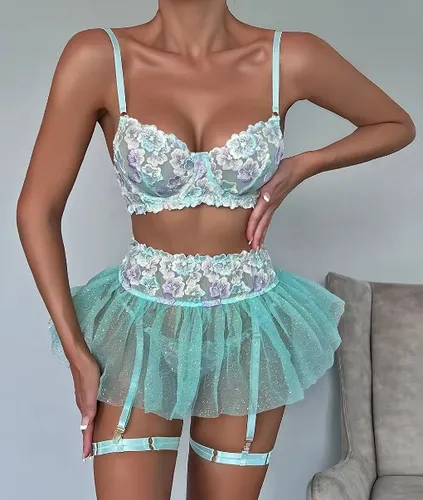 Hermoso Conjunto De Lencería Con Falda, Diseño Flores!