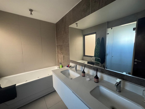 Luminosa Casa En Condominio Los Litres Venta