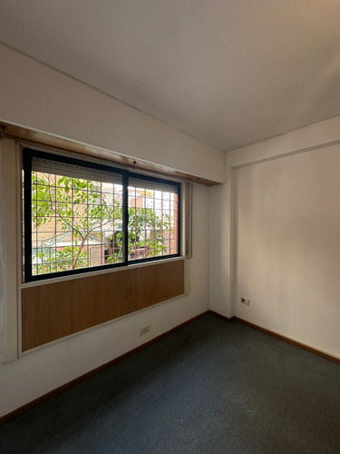 Alquiler. Rosario. Departamento 1 Dormitorio. Baño Completo. Quincho Y Patio De Uso Común. Buena Distribución