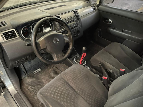 Nissan Tiida 1.8 Visia
