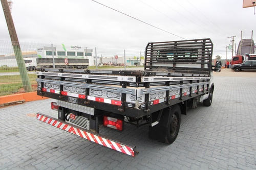 Imagem 10 de 15 de Iveco Daily 35s14 Carroceria