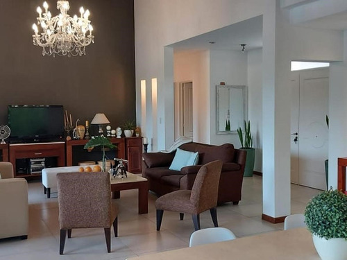 Casa Chalet En Venta En Alamo Alto, Escobar, G.b.a. Zona Norte