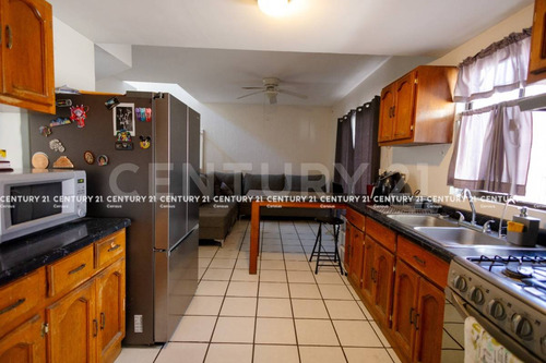 Casa En Venta En Lomas Universidad Chihuahua, Chih.