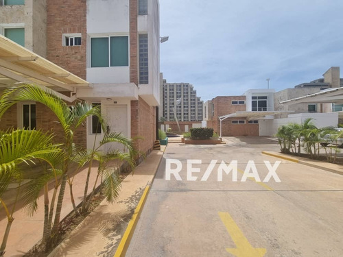 Imagen 30 de 30 de Town House En Urbanizacion Dumar Country Club, Conj. Resd. Villas Del Mar