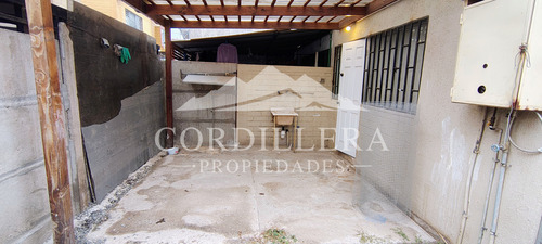 Acogedora Propiedad Ubicada En Tepas Uno Poniente