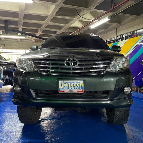 Imagen 2 de 8 de Toyota Fortuner 2014
