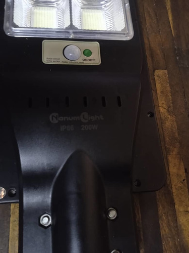 Imagen 6 de 9 de Alumbrado Público Solar 200w Led Con Panal Integrado Nano
