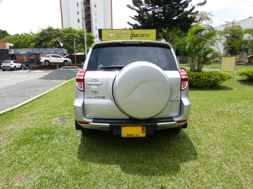 Toyota Rav4 2012 Color Plata.
