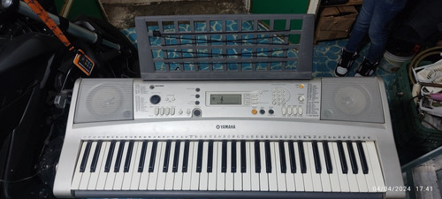 Teclado Yamaha E313