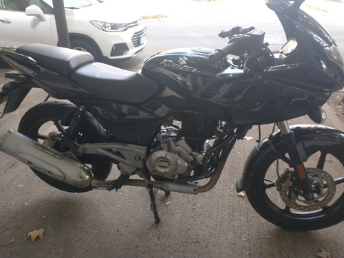 Bajaj Rouser 220f