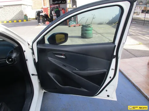 Mazda 2 1500cc At Aa