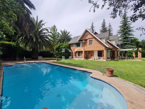 Casa En Venta De 4 Dorm. En Colina Chicureo Centro