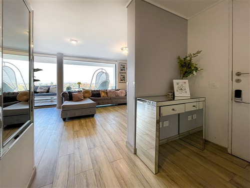 Departamento En Venta De 3 Dormitorios. En Las Condes