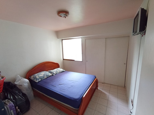 Se Ofrece En Venta Comodo Y Centrico Apartamento Ubicado En Centro Parque Caracas La Candelaria
