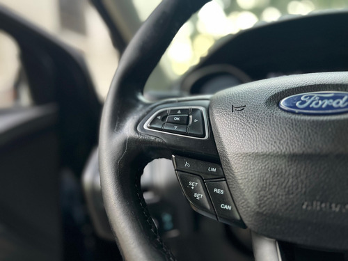 Ford Focus 2.0 SE PLUS 16V FLEX 4P POWERSHIFT