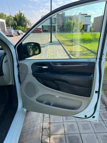 Chrysler Town & Country 3.6 Touring Piel Mt