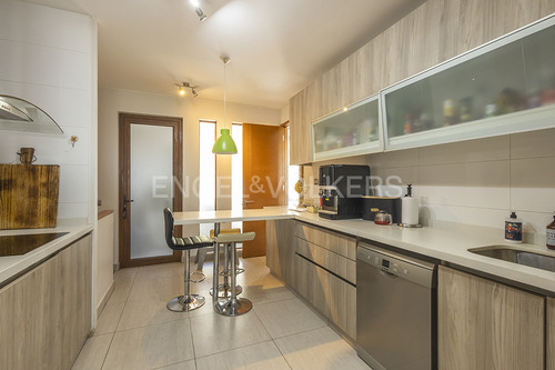Casa Mediterránea En Arriendo En Condominio Seguro.
