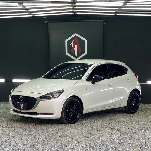 Mazda 2 Touring Carbon Edition 2024