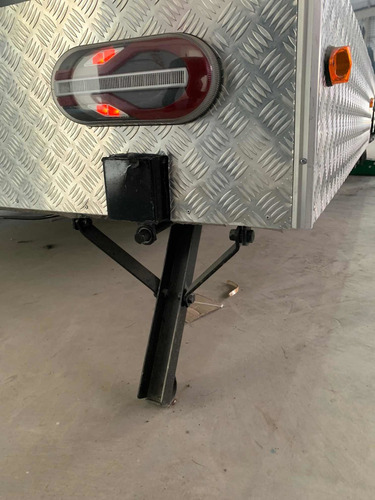 Imagem 10 de 10 de Trailer Escritorio Sobre Rodas Motorhome