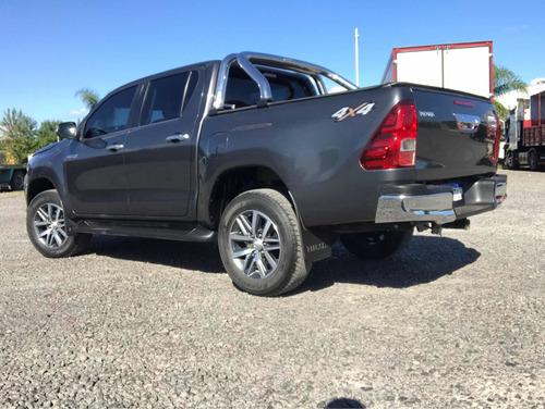 Toyota Hilux 2.8 Cd Srx 177cv 4x4 At 2016