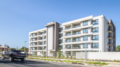 Imagen 1 de 19 de Edificio Refugio Live