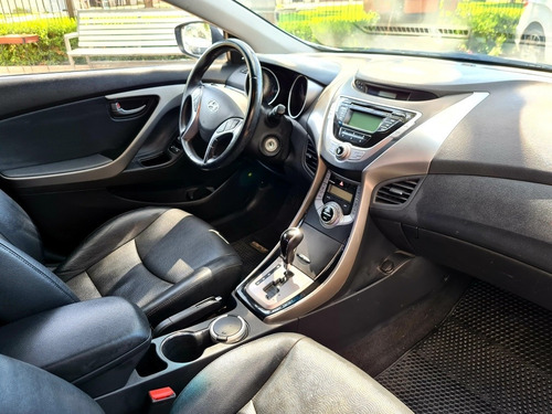 Hyundai Elantra 1.8 Gls At. 2013 68.000km Tomo Usado Fcio.