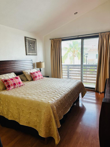 Casa Grande Con Alberca Privada En Fracionamiento Cerrado