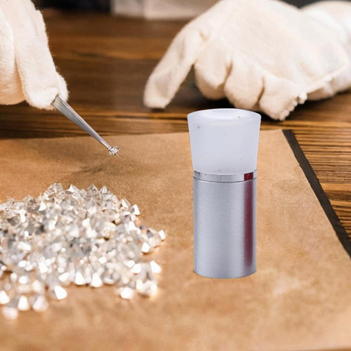 Identificación De Diamantes De Diamante De Lupa De Plata