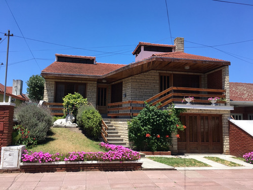 Chalet, 4 Hab, 3 Baños, Pileta, Pisos Mármol, Prim Calidad