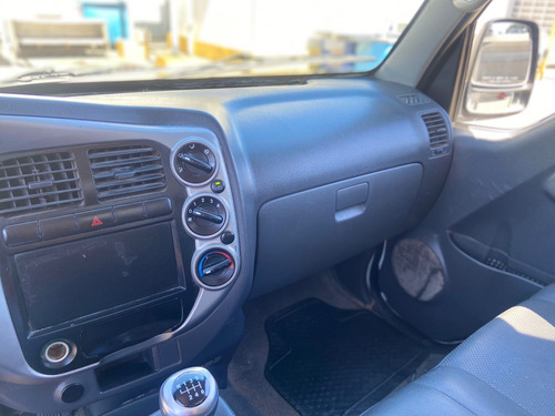 Kia Bongo 2.5 TD DIESEL STD CS MANUAL