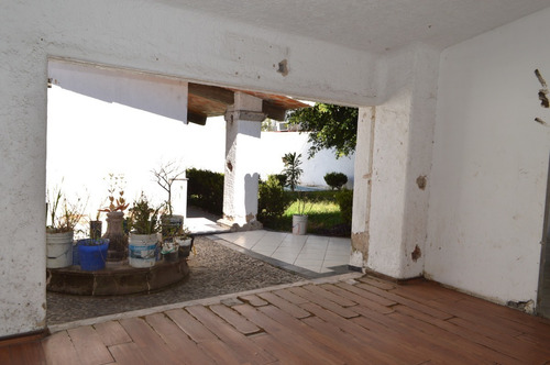 Ubicadísima Propiedad En Venta Como Terreno !