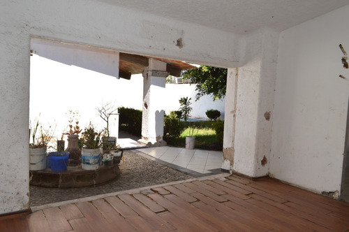 Ubicadísima Propiedad En Venta Como Terreno !