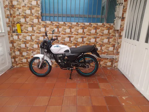 Vendo Moto Modelo 2024 Con 13.000 Kilómetros Unico Dueño