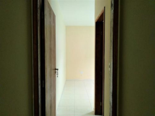 Imagem 9 de 16 de Casa No Bairro Belas Artes, Em Itanhaém, Litoral Sul De São Paulo, Localizada No Lado Praia. Imóvel Com 155 M² De Terreno Sendo 88 M² De Área Construída. Possui Vaga Para 02 Automóveis.