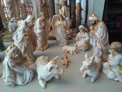 Nacimientos Navideños De 30cm En Resina